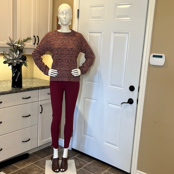 Nice and comfortable Goes great with the amaryllis pants - Picture 1 of 4